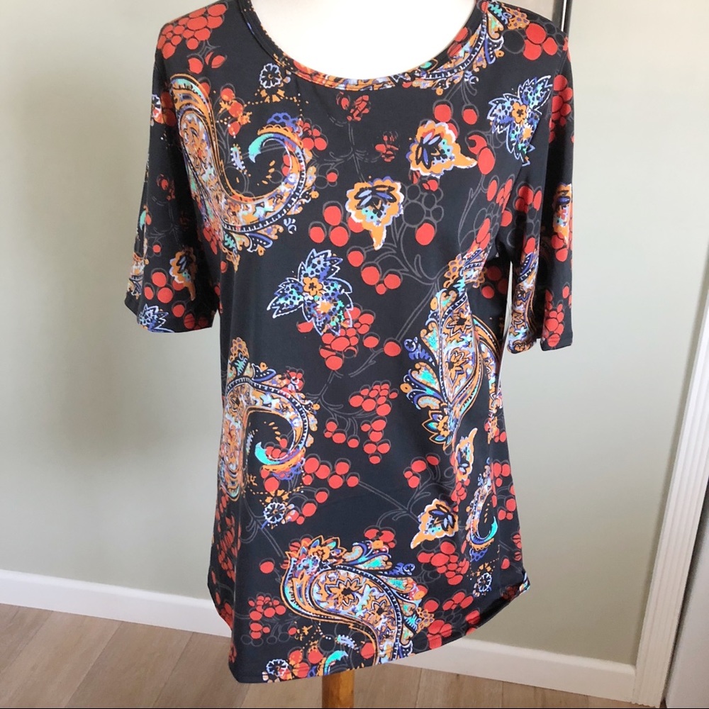 NWT lularoe gigi Black Background paisley size 2xl